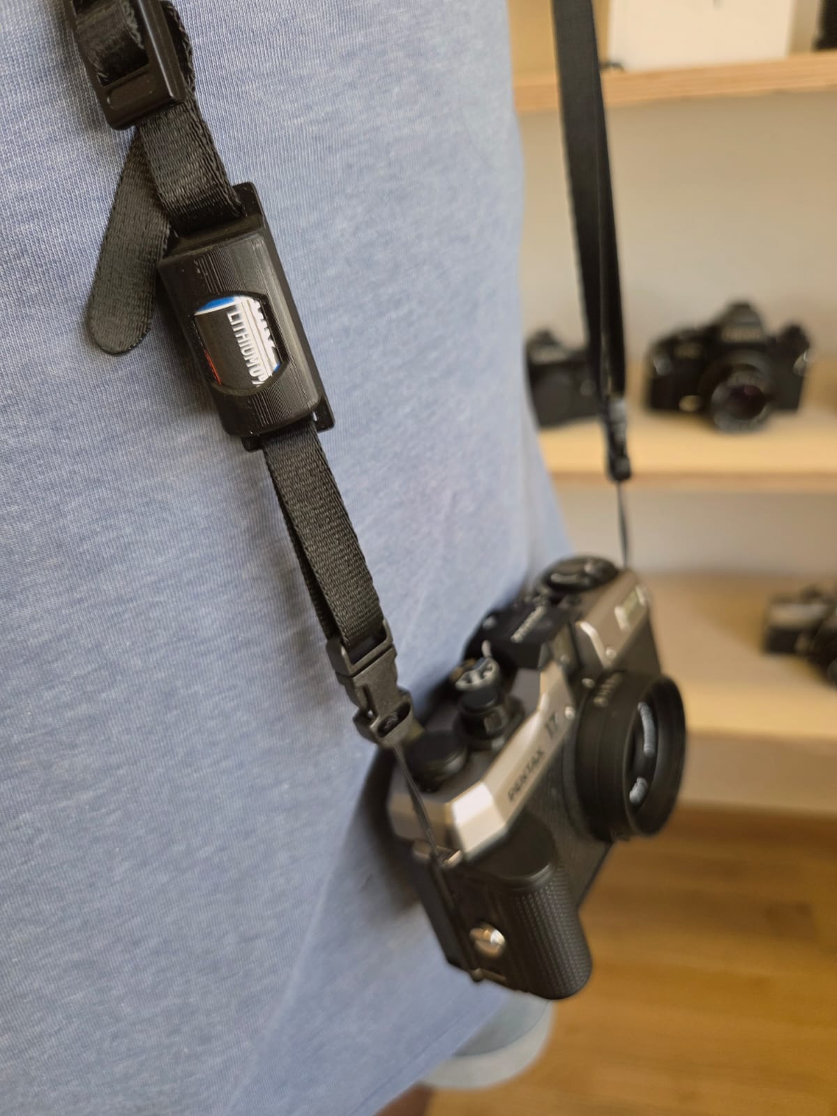 Porta baterías CR2 para correa de cámara para Pentax 17, Rollei 35 AF